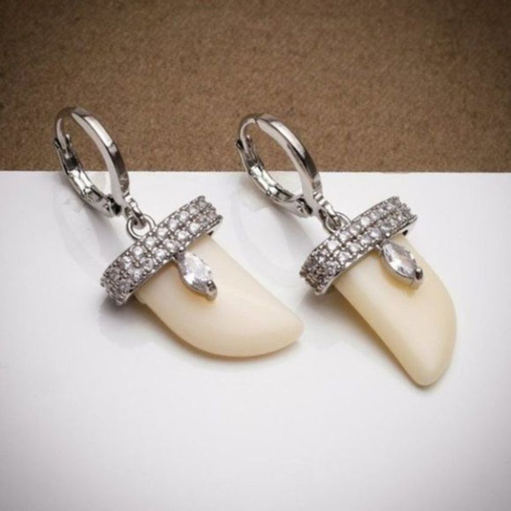 🥂HP🛍 Silver Tone Tusk Tooth Boho Earring